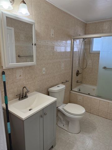 118 Lincoln Avenue, Deer Park, NY 11729