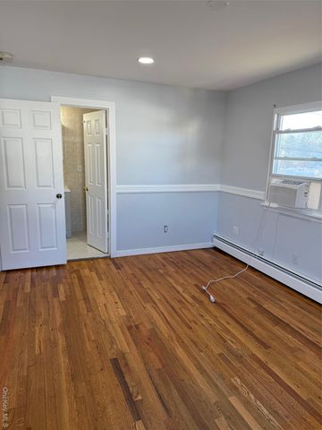 118 Lincoln Avenue, Deer Park, NY 11729