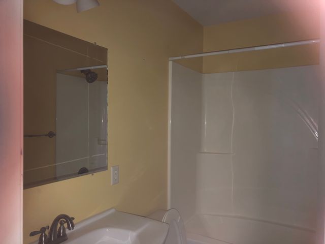 321 N Quincy Street, Clinton, IL 61727