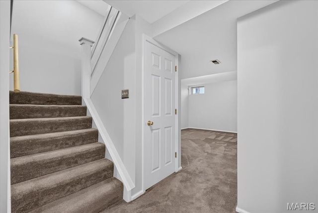 8720 Garden Court, St Louis, MO 63144