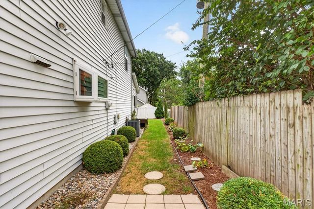 8720 Garden Court, St Louis, MO 63144