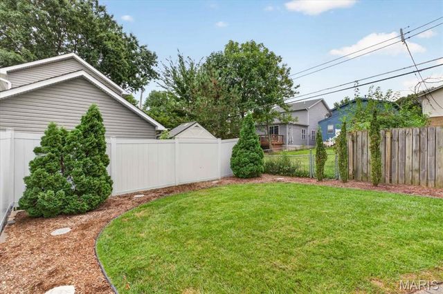 8720 Garden Court, St Louis, MO 63144