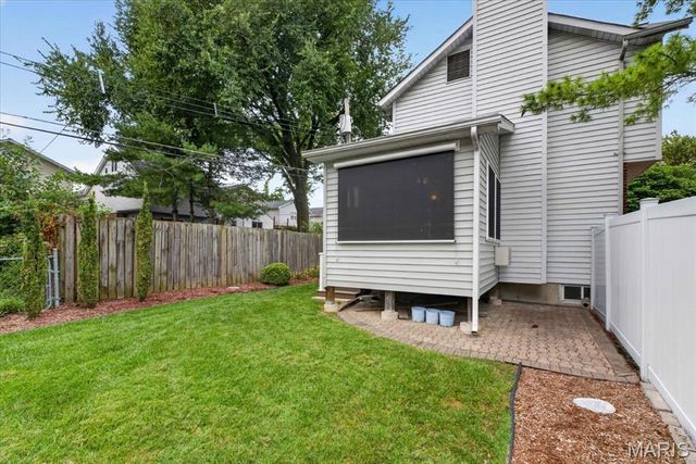 8720 Garden Court, St Louis, MO 63144