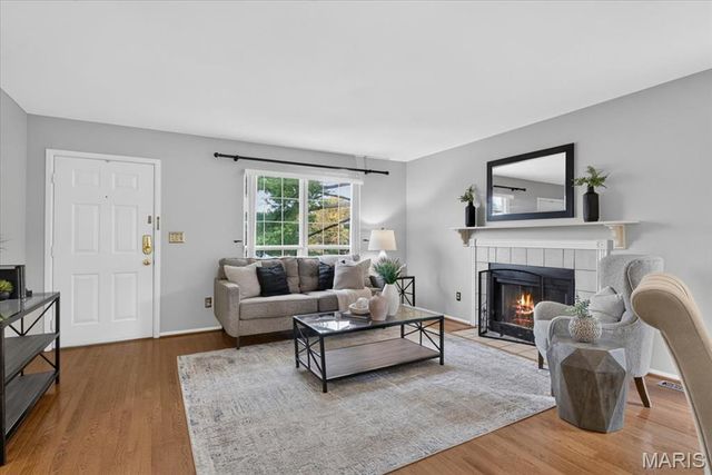 8720 Garden Court, St Louis, MO 63144