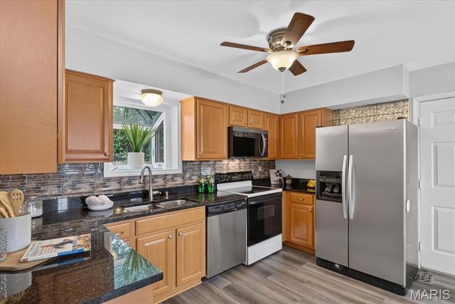 8720 Garden Court, St Louis, MO 63144