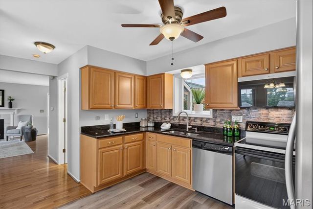8720 Garden Court, St Louis, MO 63144