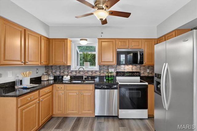 8720 Garden Court, St Louis, MO 63144