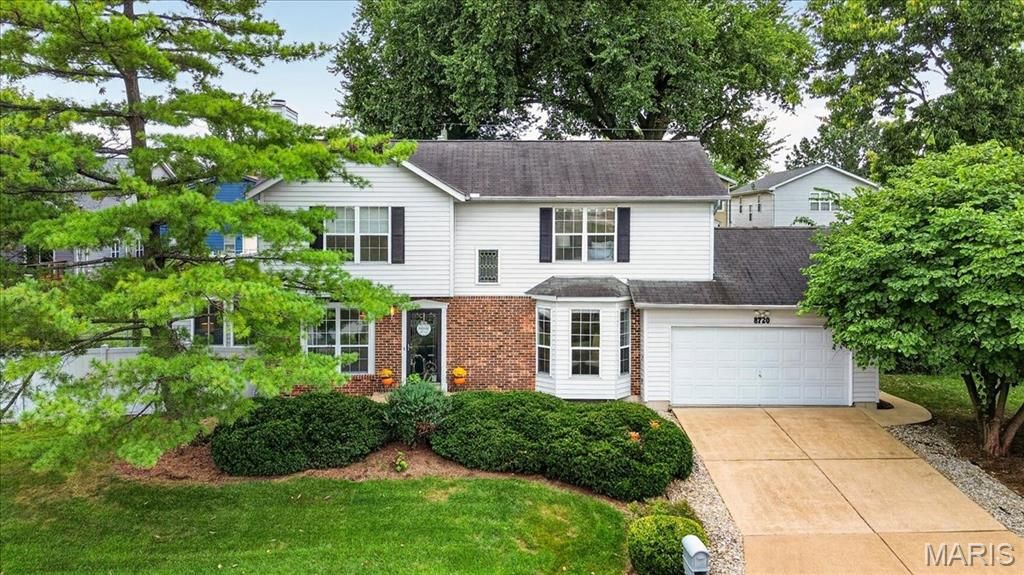 8720 Garden Court, St Louis, MO 63144