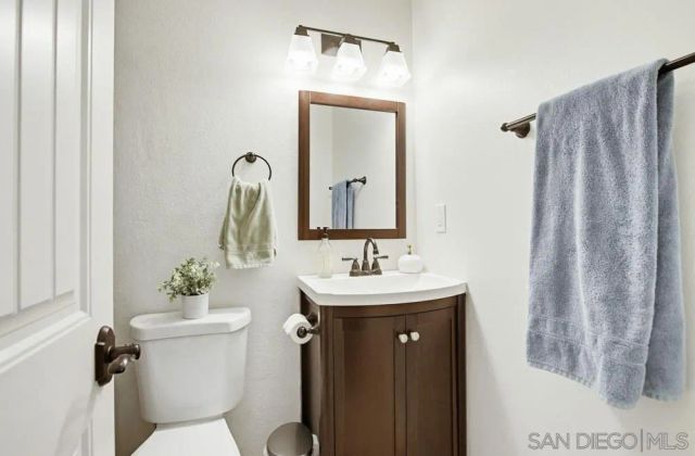 11050 Westonhill Dr, San Diego, CA 92126