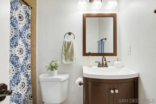 11050 Westonhill Dr, San Diego, CA 92126