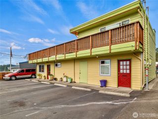 25825 Washington Boulevard NE, Kingston, WA 98346