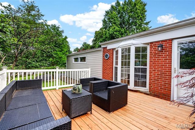 9211 Old Bonhomme Road, Olivette, MO 63132