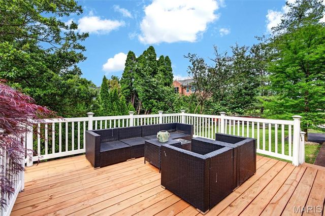 9211 Old Bonhomme Road, Olivette, MO 63132