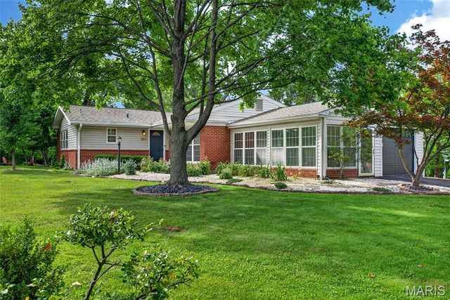 9211 Old Bonhomme Road, Olivette, MO 63132