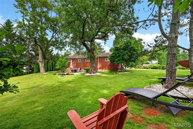 9211 Old Bonhomme Road, Olivette, MO 63132