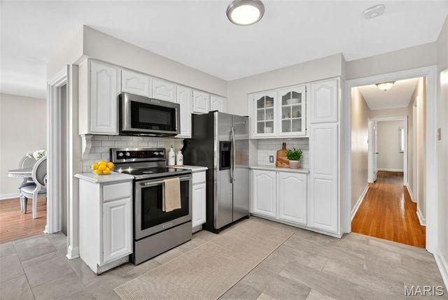9211 Old Bonhomme Road, Olivette, MO 63132