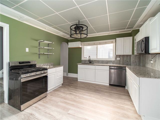 42 Chapman St, Jamestown, NY 14701