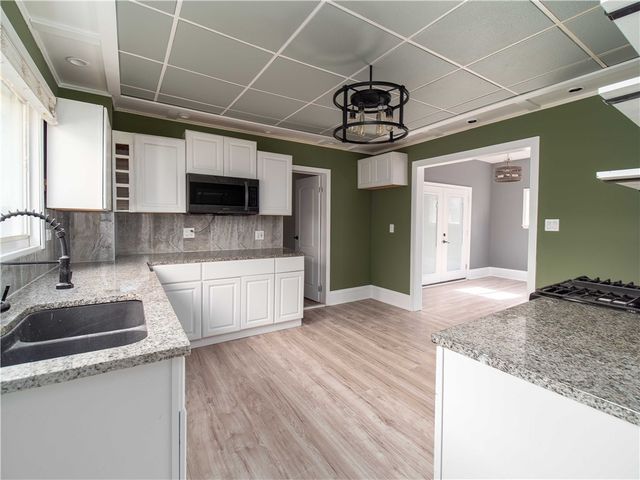 42 Chapman St, Jamestown, NY 14701