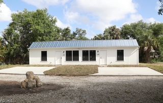 231 Santa Cruz ST, North Fort Myers, FL 33903