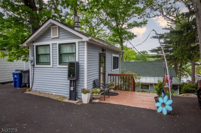 70 S Shore Rd, Byram Twp., NJ 07821