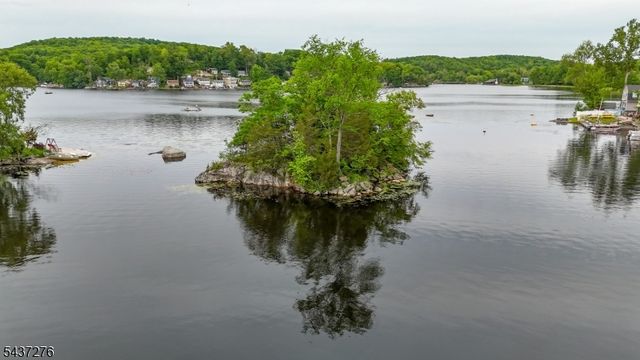 70 S Shore Rd, Byram Twp., NJ 07821