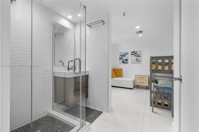 445 Poinciana Dr 1530, Sunny Isles Beach, FL 33160