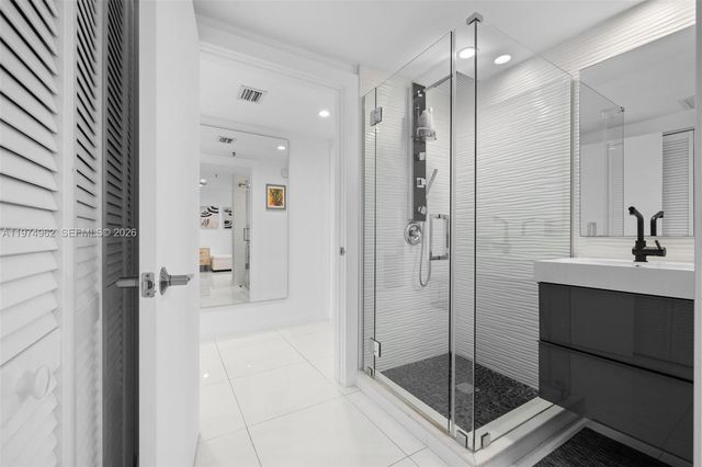 445 Poinciana Dr 1530, Sunny Isles Beach, FL 33160