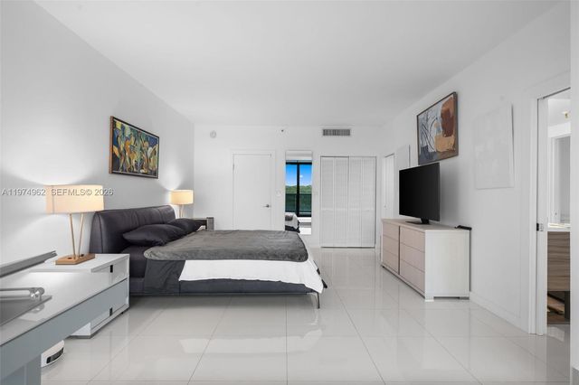 445 Poinciana Dr 1530, Sunny Isles Beach, FL 33160