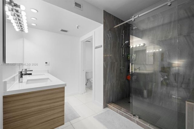 445 Poinciana Dr 1530, Sunny Isles Beach, FL 33160