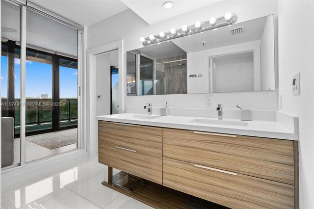 445 Poinciana Dr 1530, Sunny Isles Beach, FL 33160