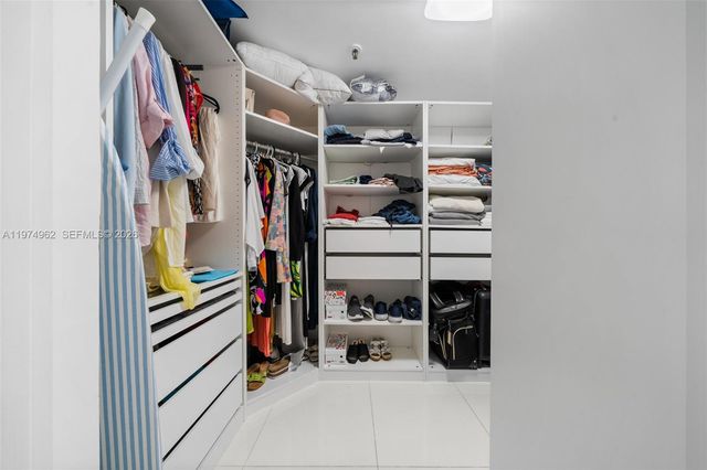 445 Poinciana Dr 1530, Sunny Isles Beach, FL 33160