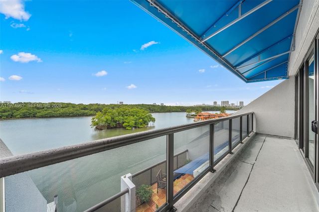 445 Poinciana Dr 1530, Sunny Isles Beach, FL 33160