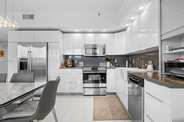 445 Poinciana Dr 1530, Sunny Isles Beach, FL 33160