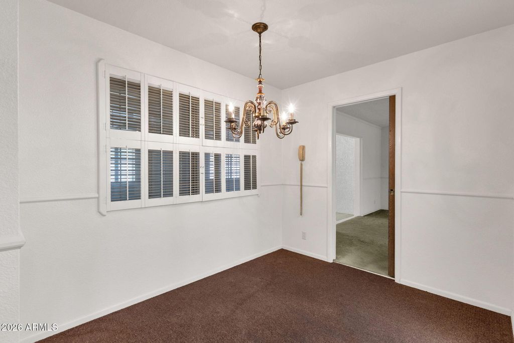 Image 10 of property listing at 4056 E CAPRI Avenue, Mesa, AZ 85206