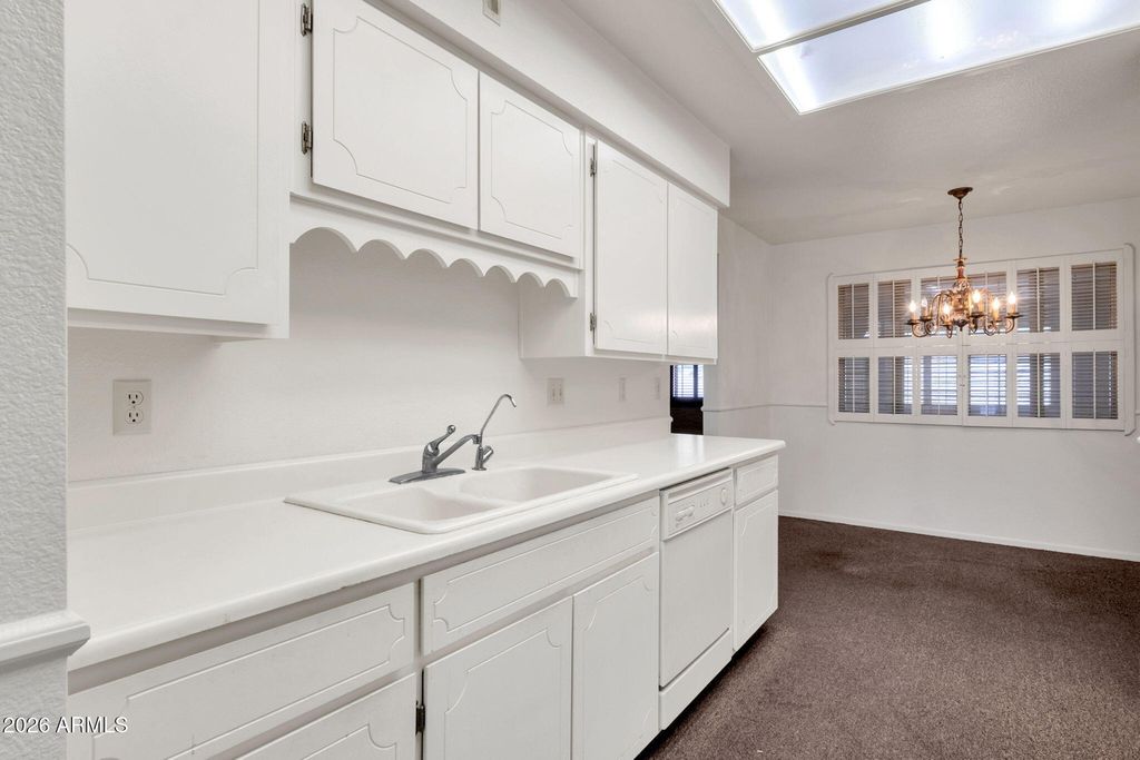 Image 14 of property listing at 4056 E CAPRI Avenue, Mesa, AZ 85206