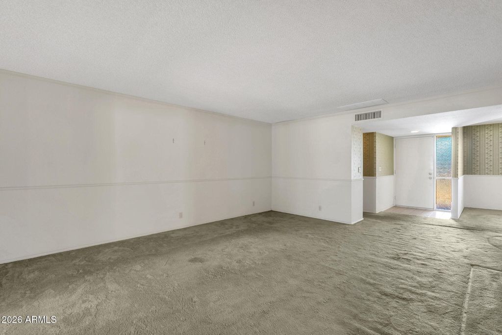 Image 6 of property listing at 4056 E CAPRI Avenue, Mesa, AZ 85206