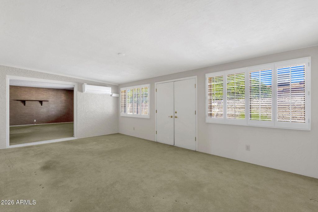 Image 8 of property listing at 4056 E CAPRI Avenue, Mesa, AZ 85206
