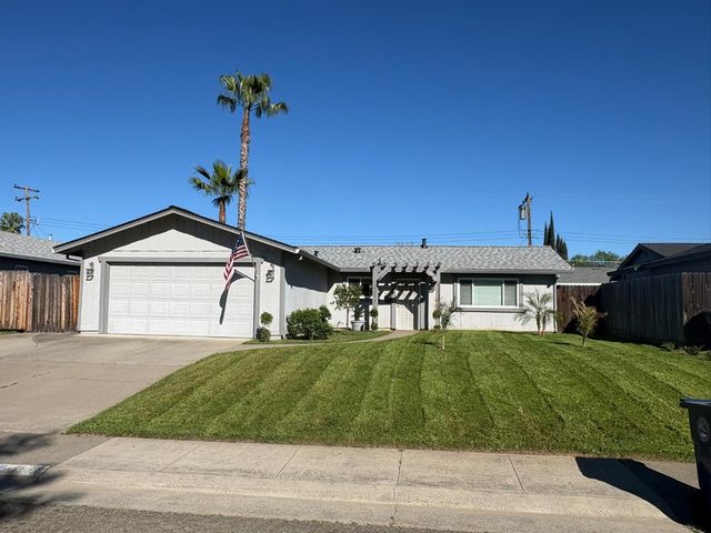 7020 Ansbrough Dr, Citrus Heights, CA 95621