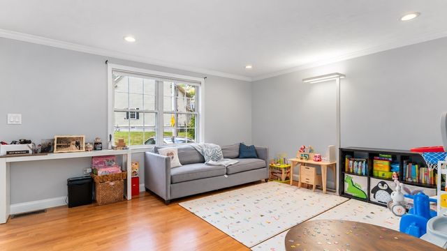 111 Marivista Ave, Waltham, MA 02451