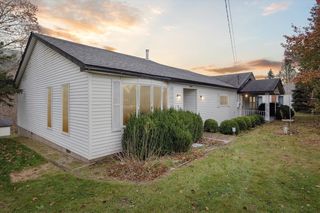 5695 Hinkley Road, Stockbridge, MI 49285