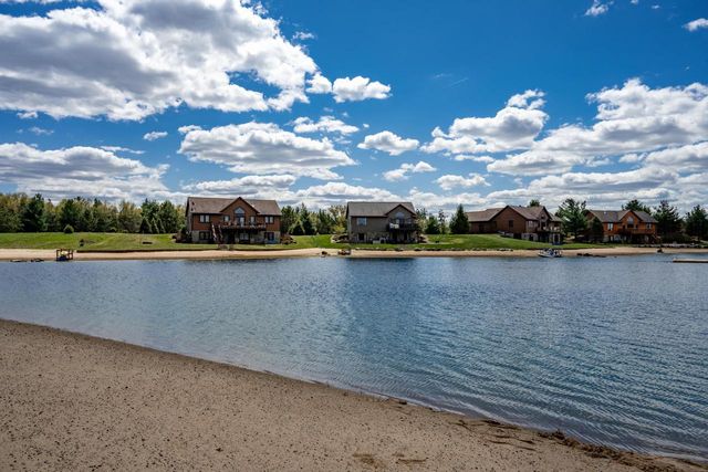 W5601 Castaway Drive, New Lisbon, WI 53950