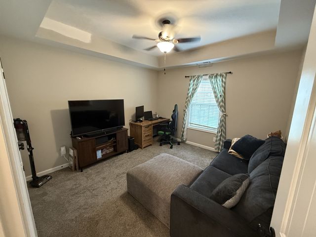 606 Tacoma Dr, Clarksville, TN 37043