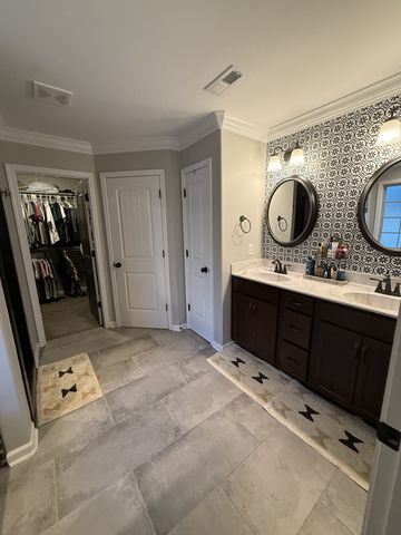 606 Tacoma Dr, Clarksville, TN 37043