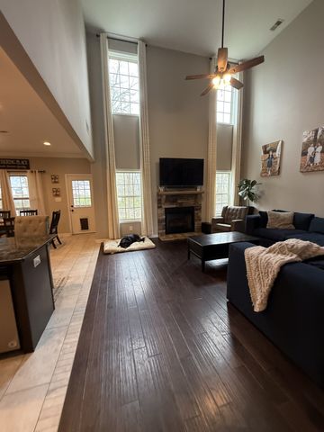 606 Tacoma Dr, Clarksville, TN 37043