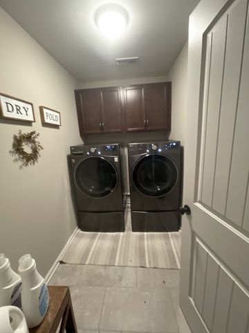 606 Tacoma Dr, Clarksville, TN 37043