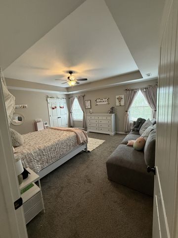 606 Tacoma Dr, Clarksville, TN 37043
