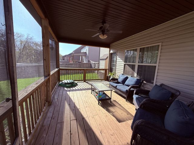 606 Tacoma Dr, Clarksville, TN 37043