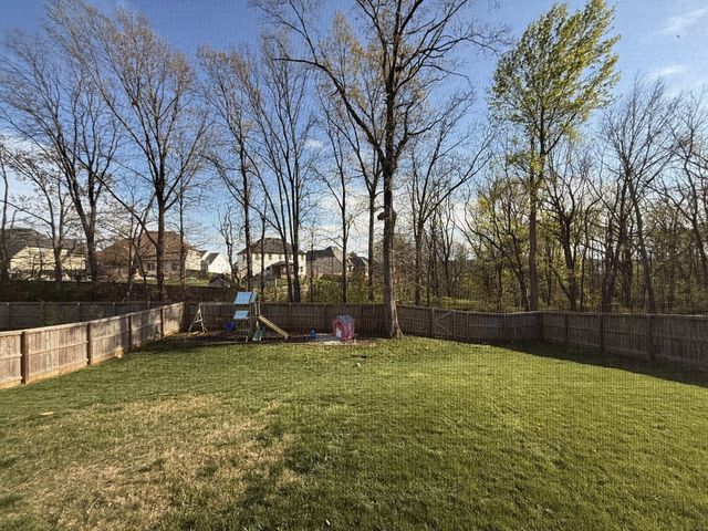 606 Tacoma Dr, Clarksville, TN 37043