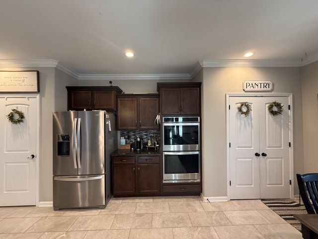 606 Tacoma Dr, Clarksville, TN 37043