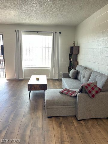 615 South Royal Crest Circle 22, Las Vegas, NV 89169